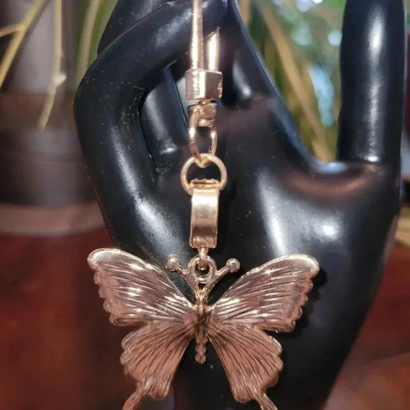 COPY - Bag Charm of butterfly gold hardware - Picture 2 of 3